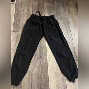 Lululemon joggers! Size 0/has defects!! Polling and a little paint spot.